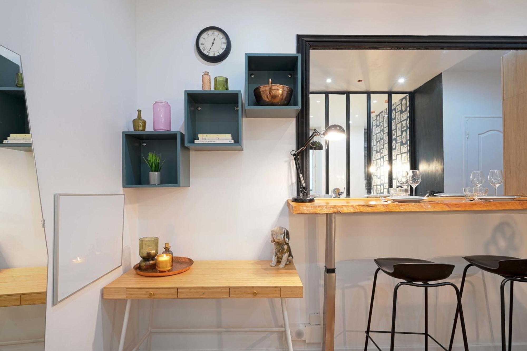 Fabulous Comfortable With Updated Finishes And Design Next To Champ De Mars Appartement Parijs